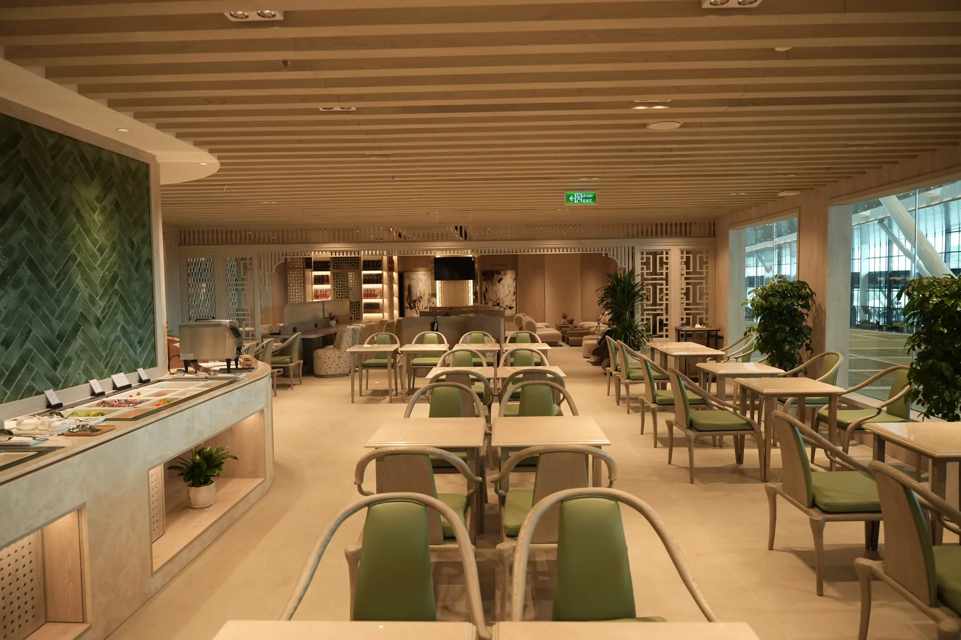 Phòng chờ SH Premium Lounge Tân Sơn Nhất